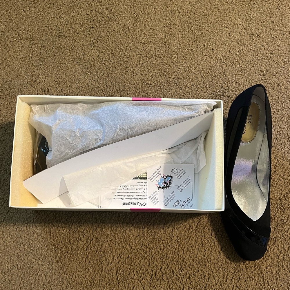 NIB women’s size 8.5 dress shoes